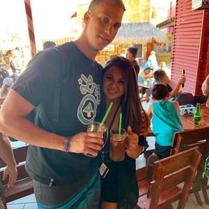 Meet your Posher, Genalyn